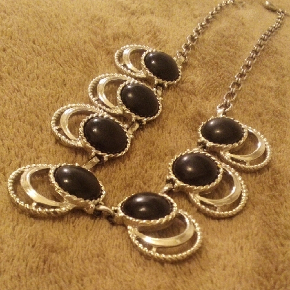 Chic Black and Gold Necklace - Picture 3 of 6